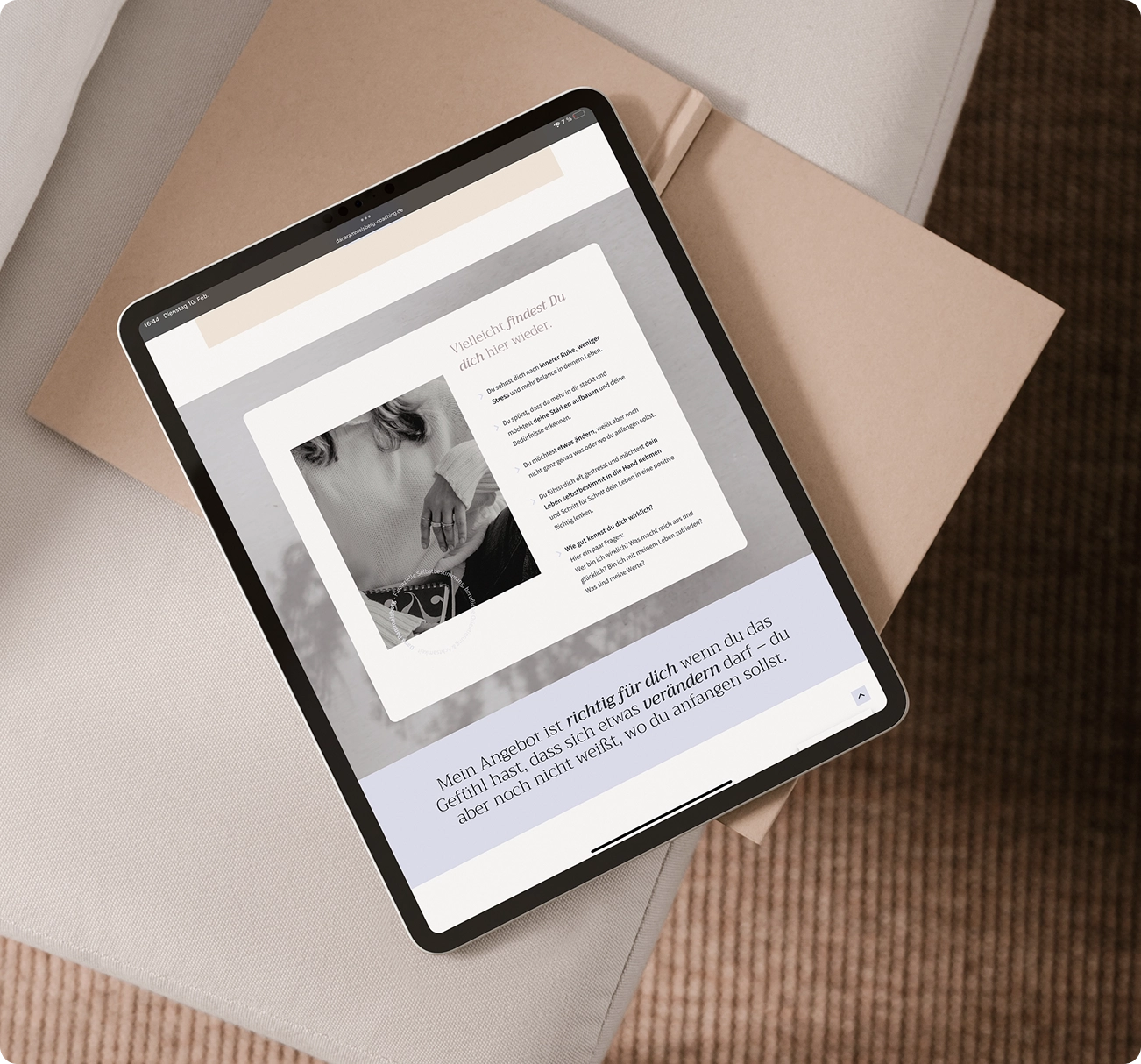 Website für Coaching zu finanzieller Selbstbestimmung - gezeigt auf Tablet