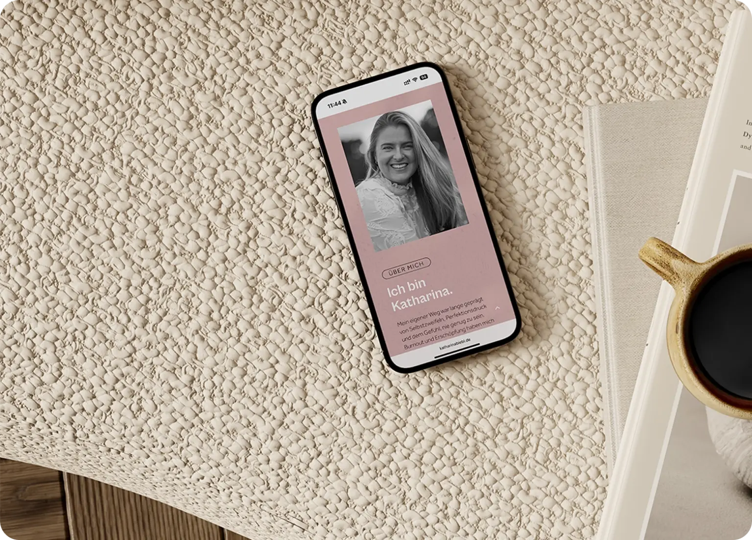 Website einer Mentorin für Selbstbewusstsein in mobiler Ansicht